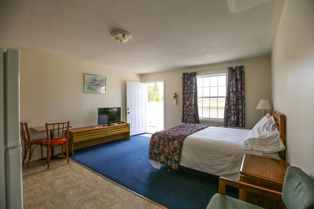 Airport Inn Fredericton Buitenkant foto